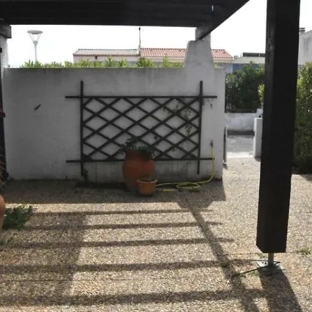 Вилла House Les Cauquillous Лёкат