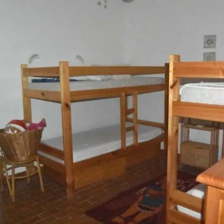 House Les Cauquillous Лёкат